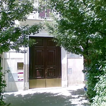 Casa Libera Trastevere Apartment *